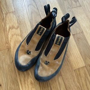 Evolv Rave Climbing Shoes